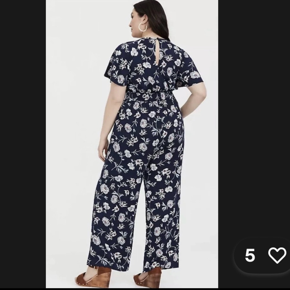 Torrid Challis Women’s Navy Floral Jumpsuit Pockets Size 2 2X - Picture 2 of 9